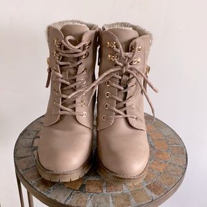 Lace Up healed Winter Boots